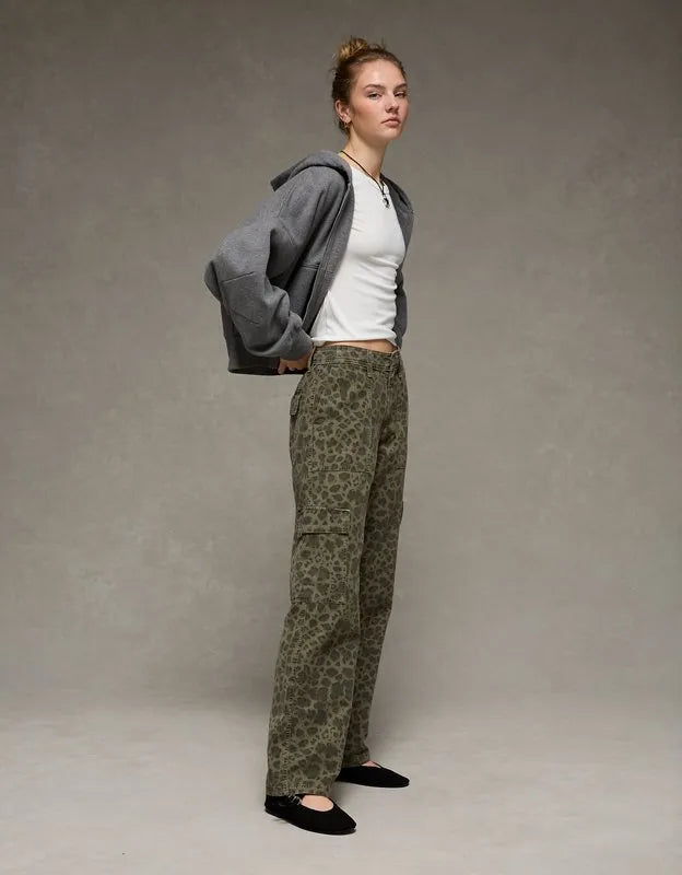 AE Low-Rise Baggy Straight Cargo Pant