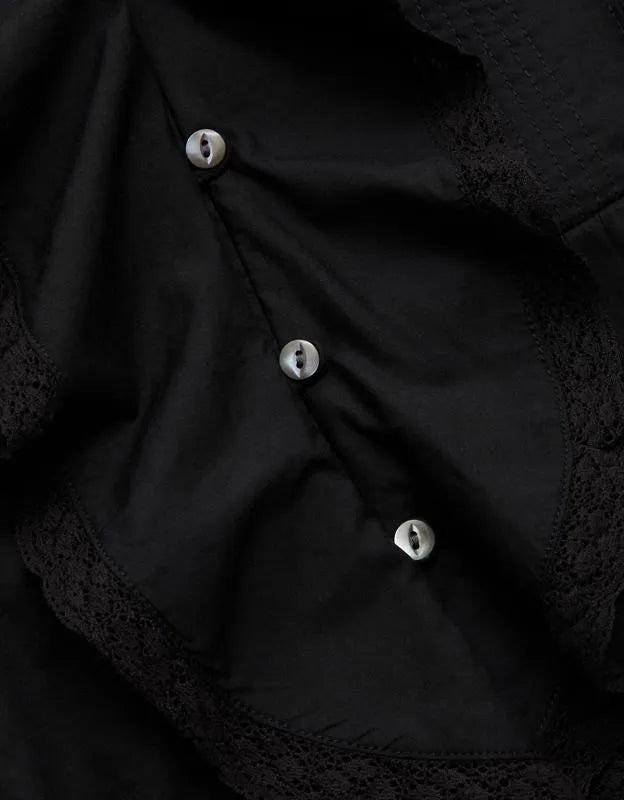 AE77 Ruffled V-Neck Blouse