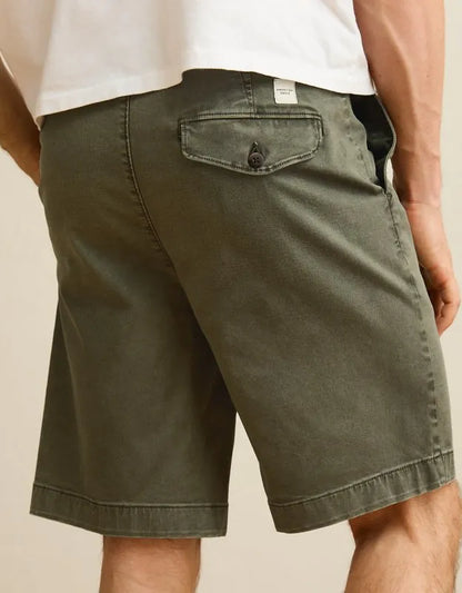 AE 9" Flex Loose Pleated Khaki Short