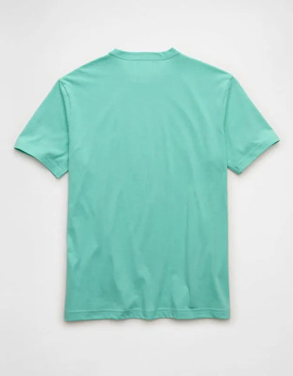 AE Standard Fit Lightweight Logo Graphic T-Shirt