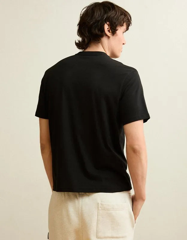 AE Standard Fit Lightweight Logo Graphic T-Shirt