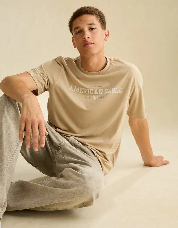 AE Standard Fit Lightweight Logo Graphic T-Shirt