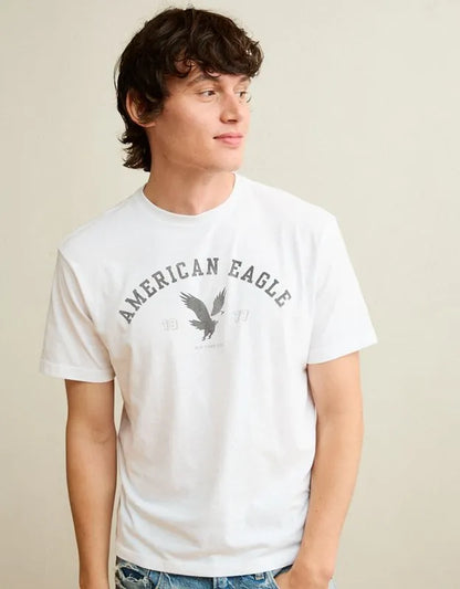 AE Standard Fit Lightweight Logo Graphic T-Shirt