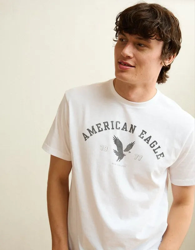 AE Standard Fit Lightweight Logo Graphic T-Shirt