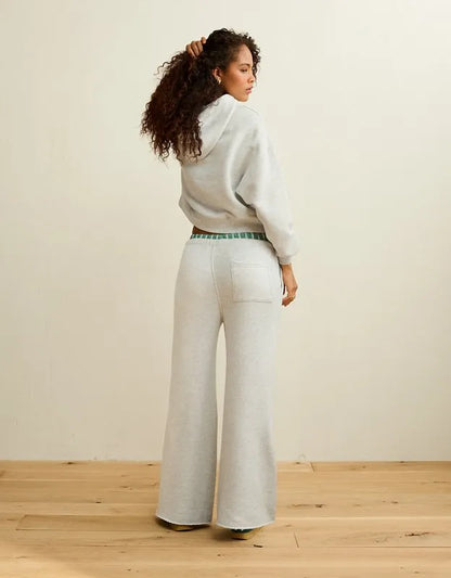 AE Campus Low-Rise Wide-Leg Sweatpant