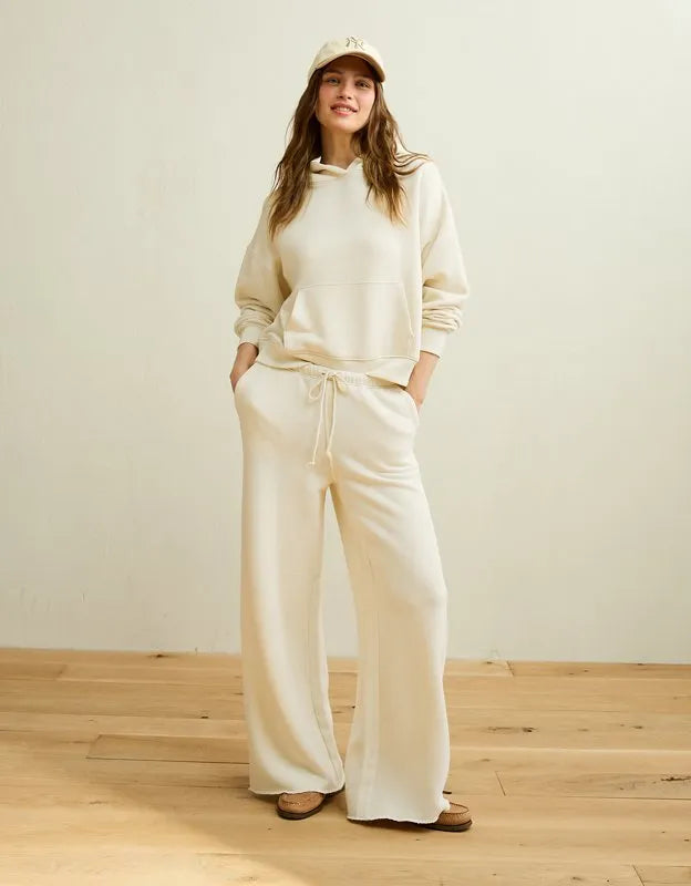 AE Campus Low-Rise Wide-Leg Sweatpant