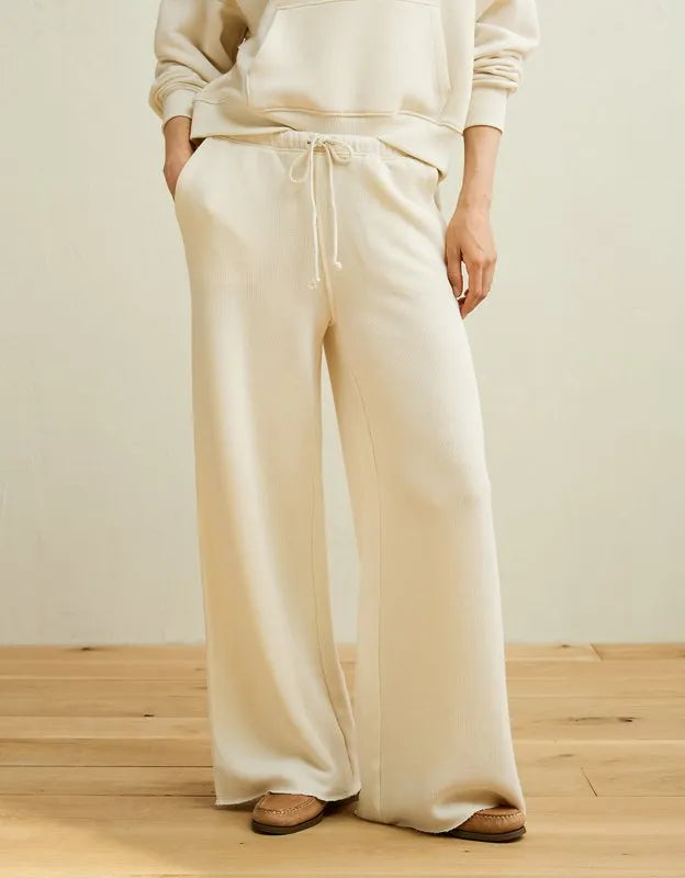 AE Campus Low-Rise Wide-Leg Sweatpant