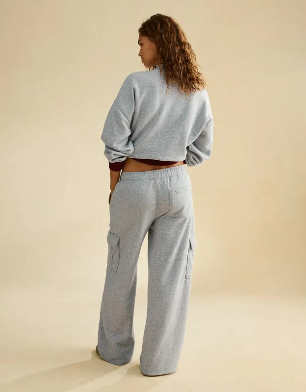 AE Everyday Luxe Cargo Wide-Leg Sweatpant