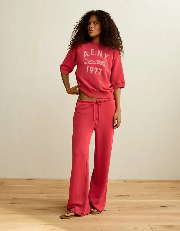 AE Campus Low-Rise Wide-Leg Sweatpant