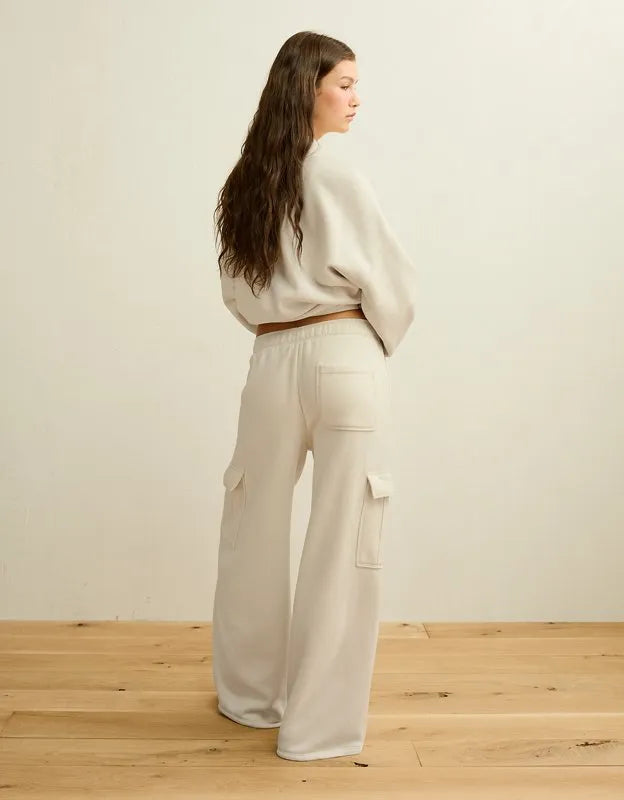 AE Everyday Luxe Cargo Wide-Leg Sweatpant