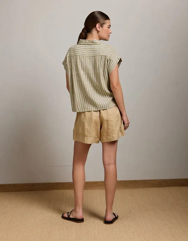 AE77 Boxy Linen-Blend Button-Up Shirt