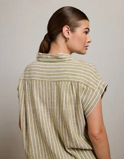 AE77 Boxy Linen-Blend Button-Up Shirt