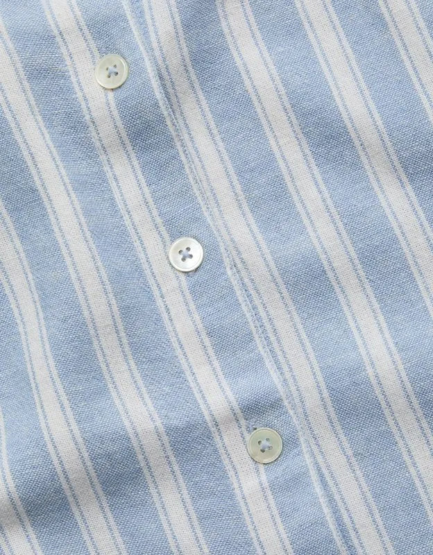AE77 Boxy Linen-Blend Button-Up Shirt