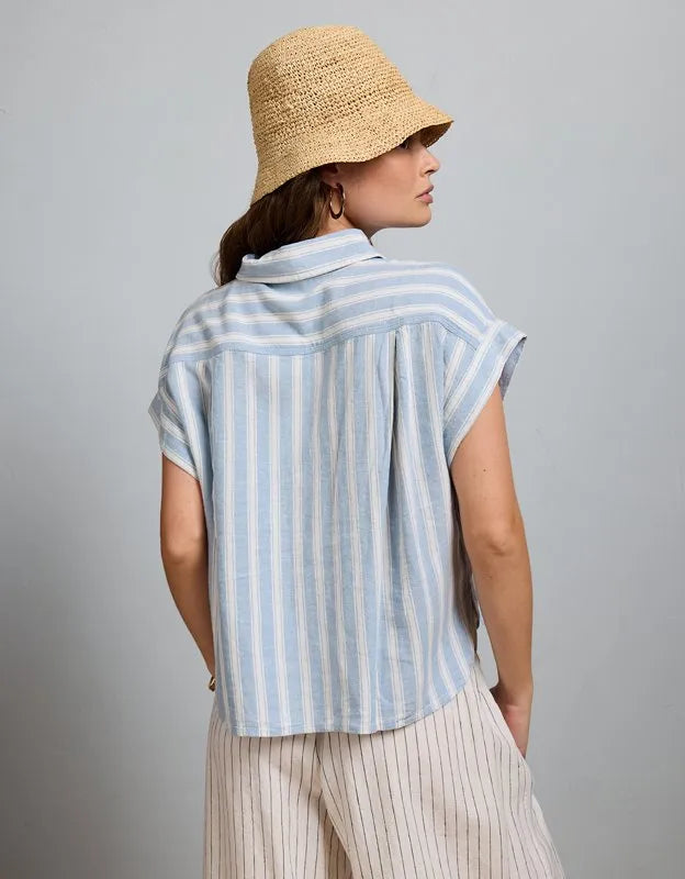 AE77 Boxy Linen-Blend Button-Up Shirt
