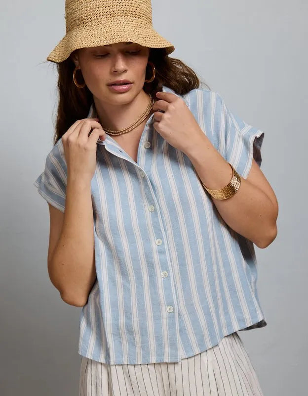 AE77 Boxy Linen-Blend Button-Up Shirt