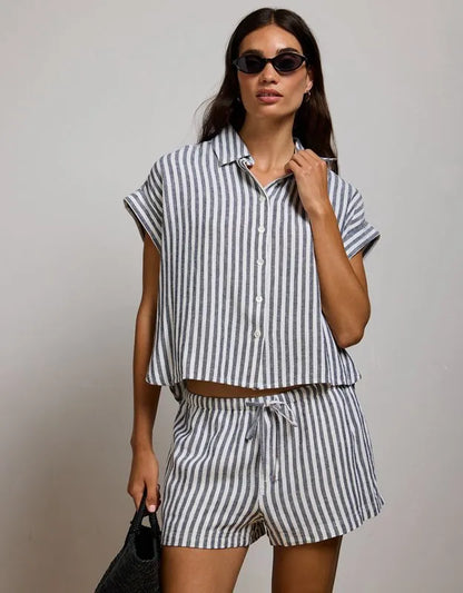 AE77 Boxy Linen-Blend Button-Up Shirt