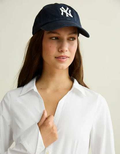 AE Fitted Poplin Button-Up Shirt