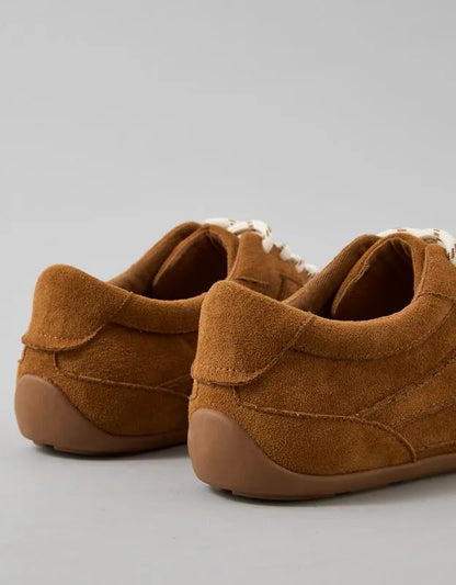 AE Low Retro Sneaker
