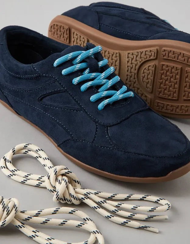 AE Low Retro Sneaker
