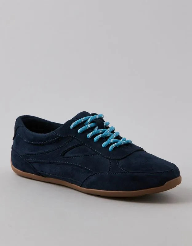 AE Low Retro Sneaker