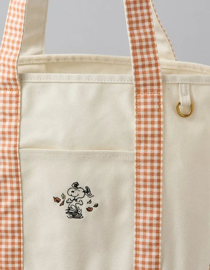 AE Off-Duty Snoopy Tote Bag