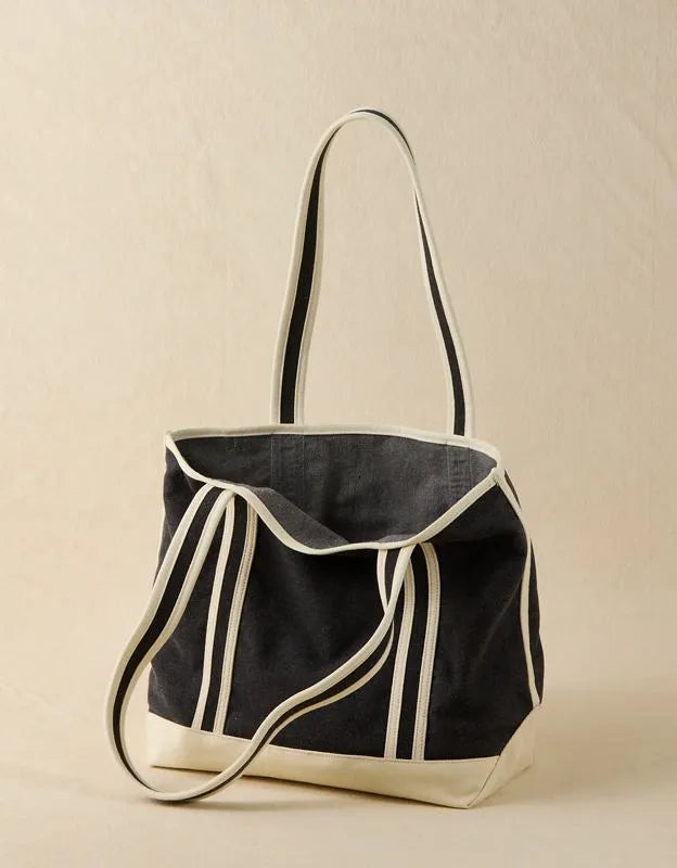 AE Off-Duty Snoopy Tote Bag
