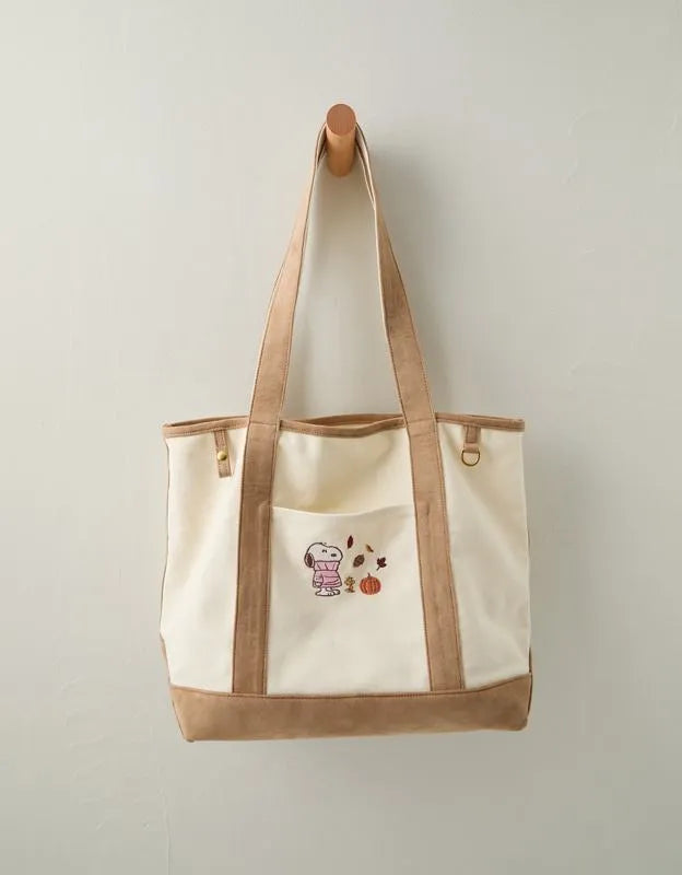 AE Off-Duty Snoopy Tote Bag