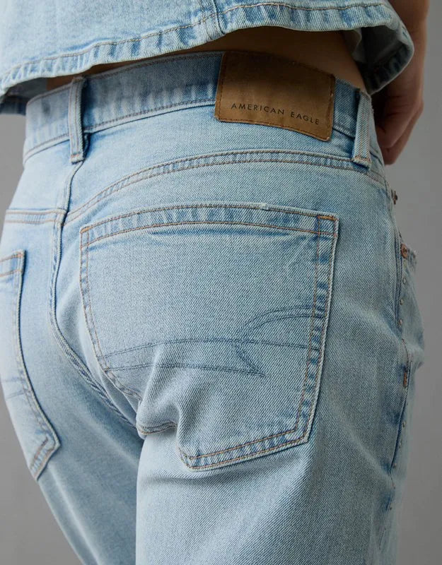 AE Strigid Low-Rise Baggy Straight Jean