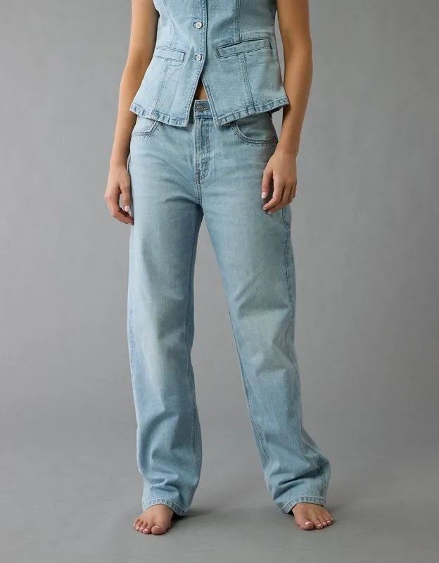 AE Strigid Low-Rise Baggy Straight Jean