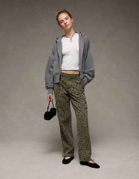 AE Low-Rise Baggy Straight Cargo Pant