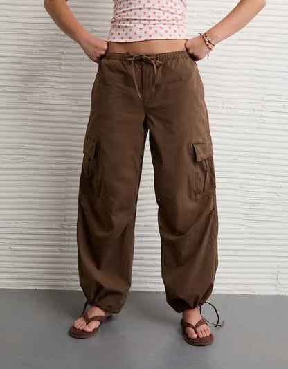 AE Low-Rise Baggy Cargo Parachute Pant