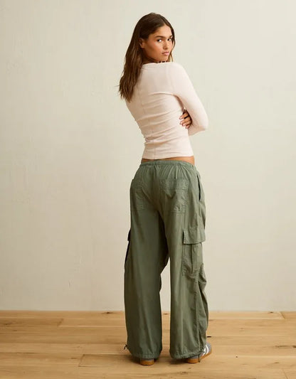 AE Low-Rise Baggy Cargo Parachute Pant