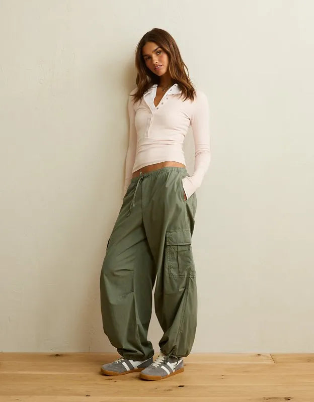 AE Low-Rise Baggy Cargo Parachute Pant