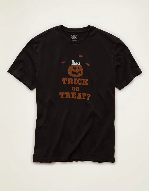 AE Standard Fit Snoopy Halloween Graphic T-Shirt