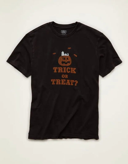 AE Standard Fit Snoopy Halloween Graphic T-Shirt