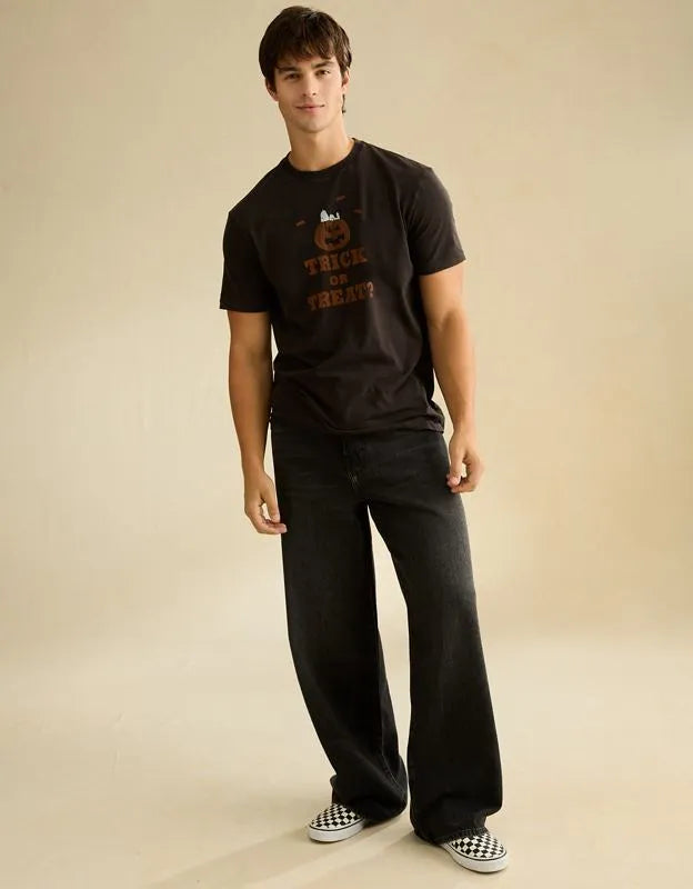 AE Standard Fit Snoopy Halloween Graphic T-Shirt