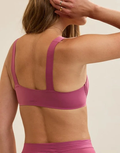 SMOOTHEZ The Scoop Lightly Lined Bra