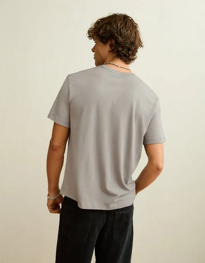 AE Standard Fit Lightweight Logo T-Shirt