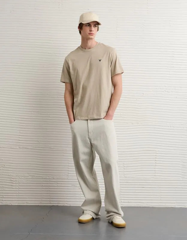 AE Standard Fit Lightweight Logo T-Shirt