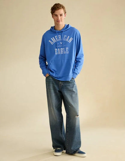 AE Standard Fit Lightweight Logo Graphic T-Shirt