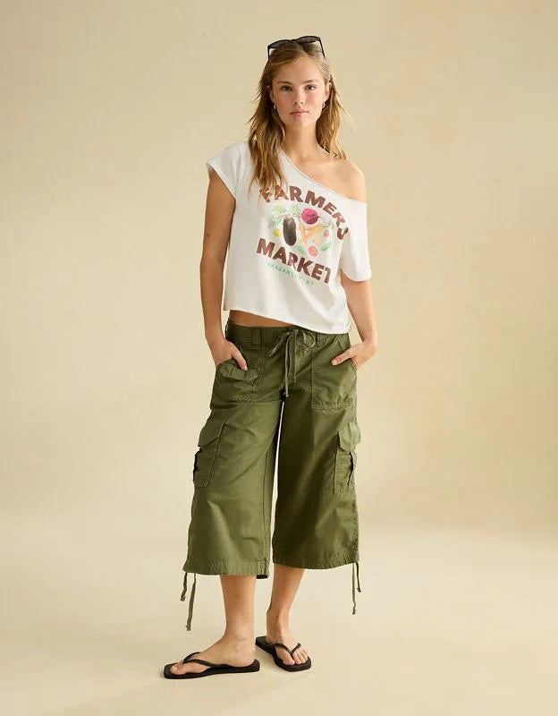 AE Off-the-Shoulder Graphic T-Shirt
