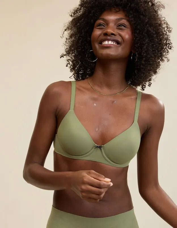 SMOOTHEZ Full Coverage Lightly Lined Bra