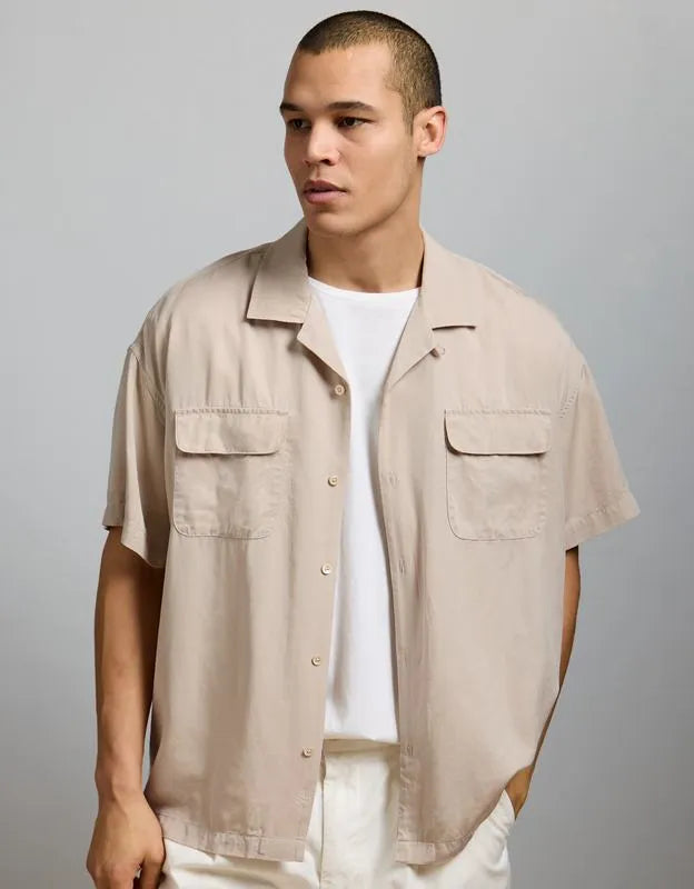 AE77 Premium Relaxed Short-Sleeve Button-Up Shirt