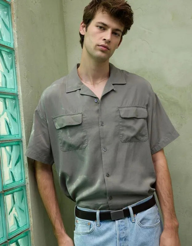 AE77 Premium Relaxed Short-Sleeve Button-Up Shirt