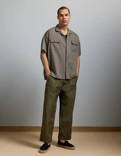 AE77 Premium Relaxed Short-Sleeve Button-Up Shirt