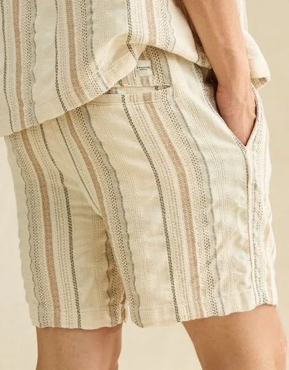AE 7" Lived-In Pull-On Short