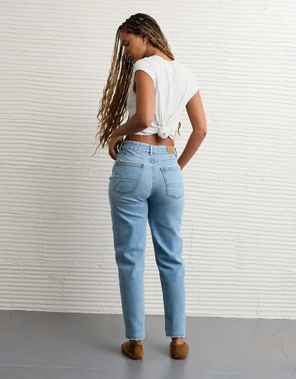 AE Curvy Mom Jean