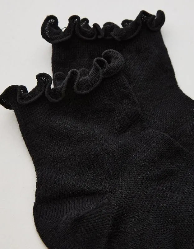 Aerie Lace Lettuce Edge Quarter Socks