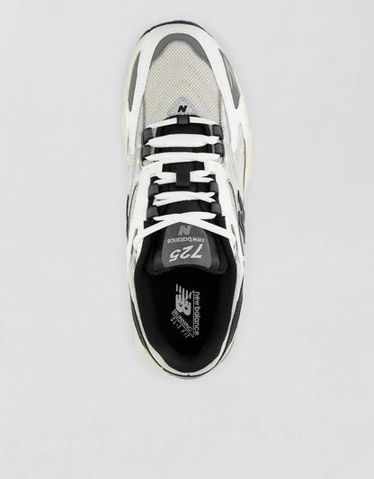 New Balance Men's 725 Sneaker