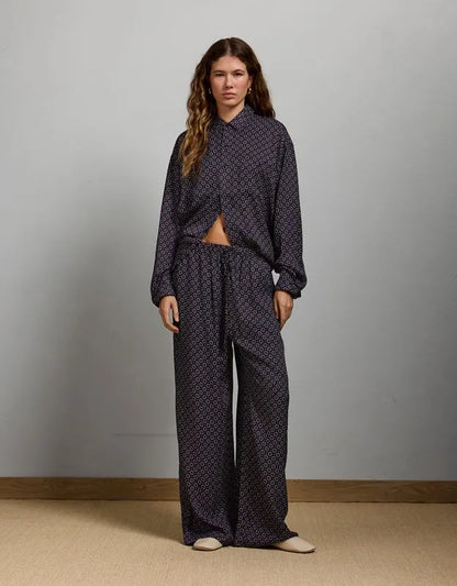 AE77 Easy Pant